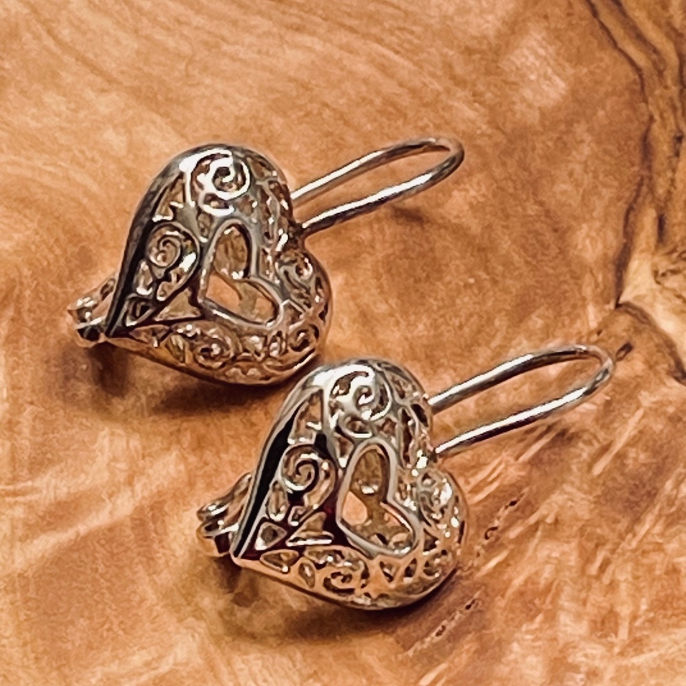 SU 925 Sterling Filigree Drop Earrings Heart Shaped Lever Back